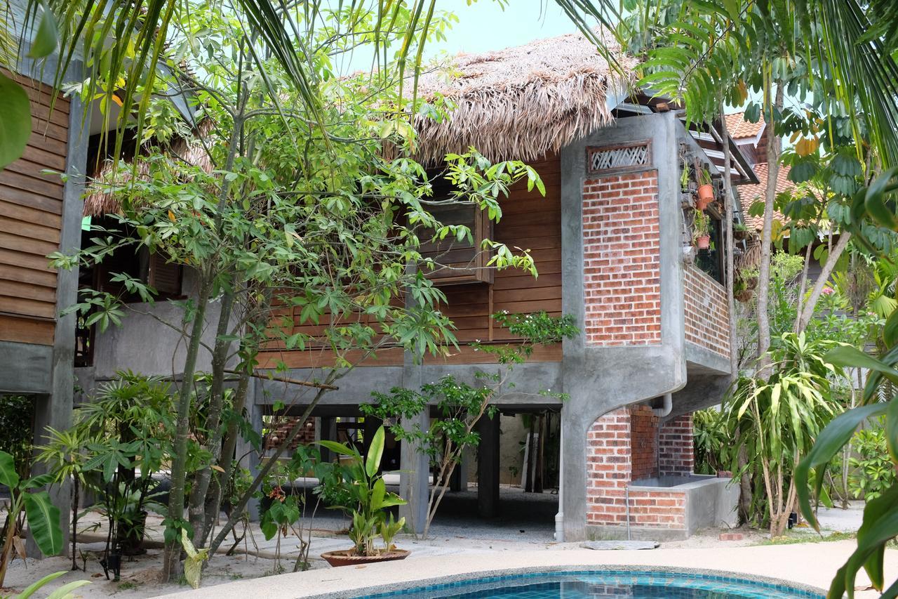Panji Panji Tropical Wooden Home Pantai Cenang  Extérieur photo