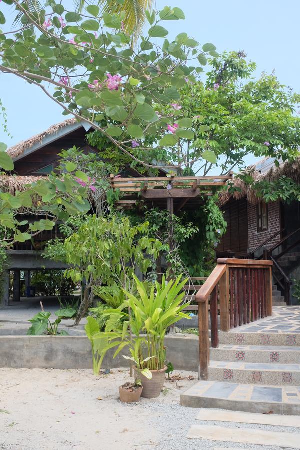 Panji Panji Tropical Wooden Home Pantai Cenang  Extérieur photo